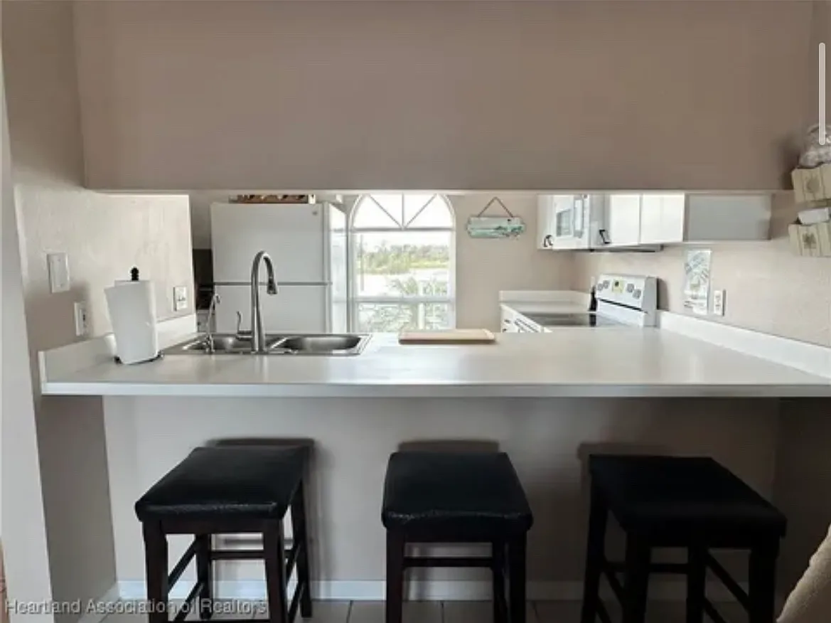 2 bed, 1200 sqft, $1,300 — Photo 3