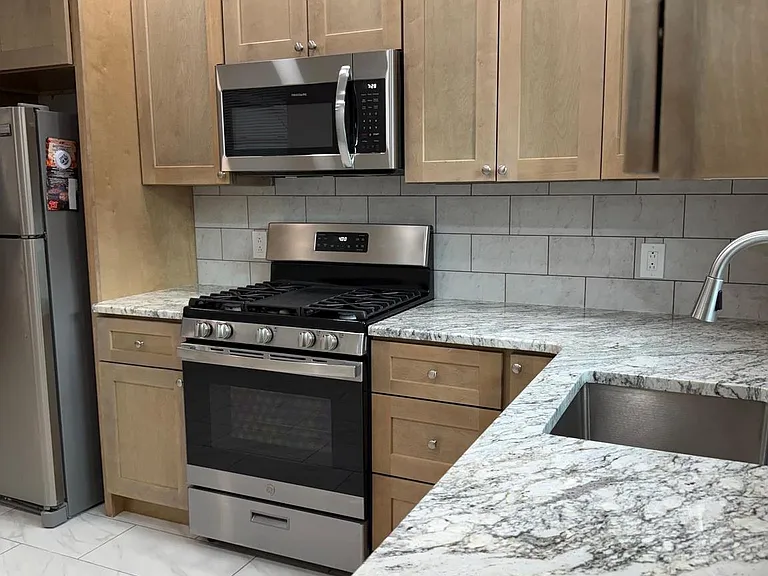 2126 S Iseminger St — Photo 10
