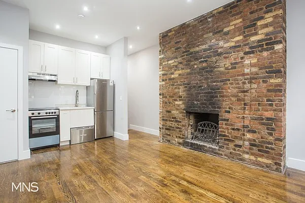 Rented by MNS Marketing | media 12