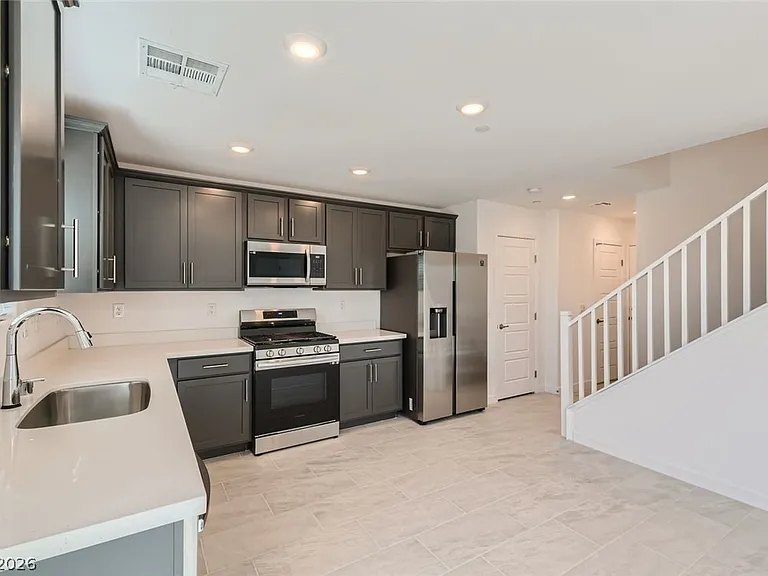 313 Bay Village Pl — Photo 2