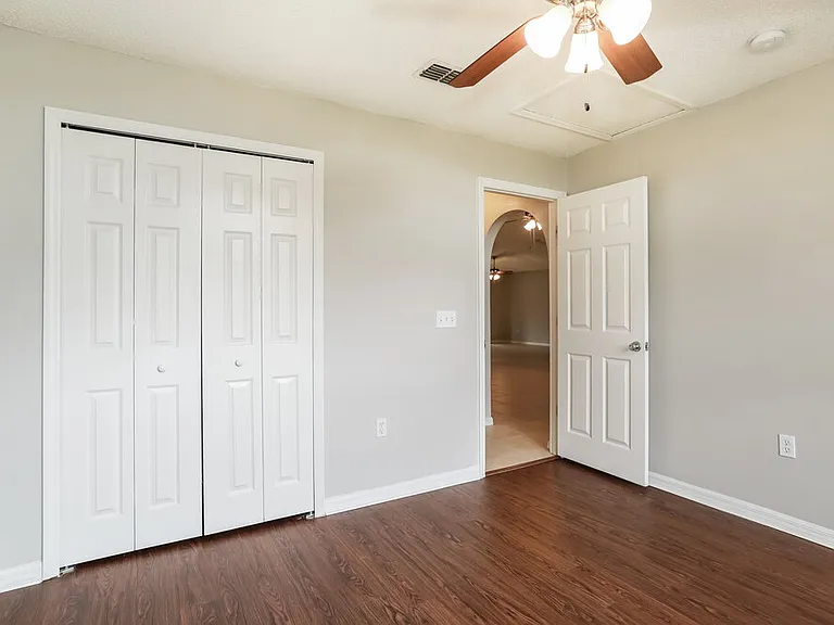 7390 Overland Park Blvd — Photo 14
