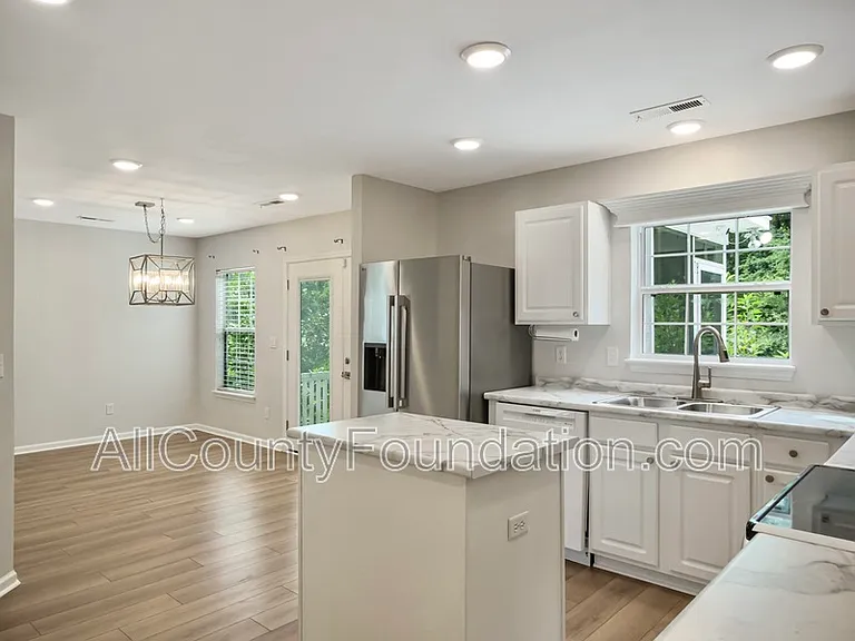 107 Broken Branch Dr — Photo 10