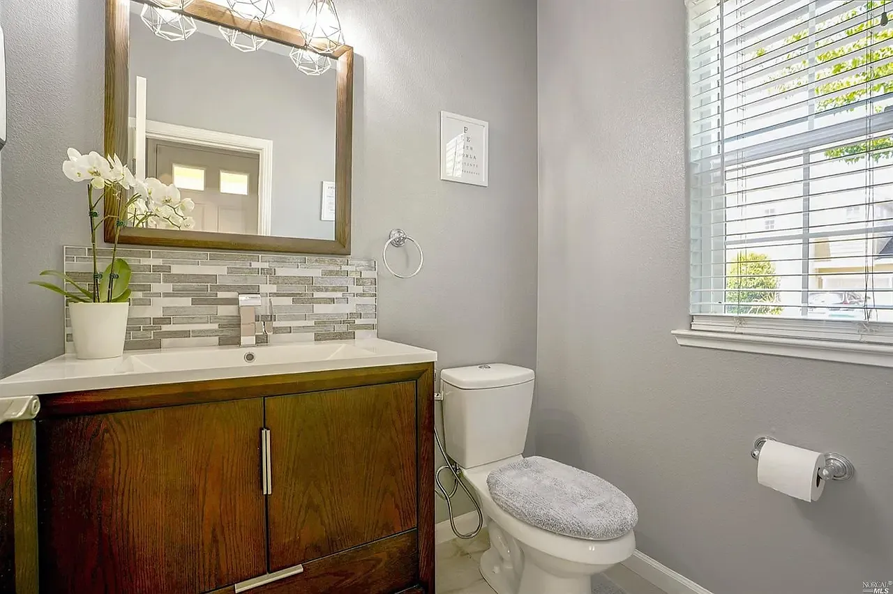 Aston Cir, Santa Rosa — Photo 2