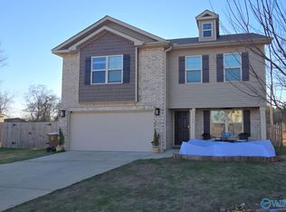 1114 Fountainview Dr, Hartselle, AL 35640