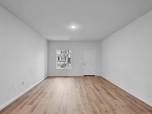 3rd image of 683 Granada Ct
