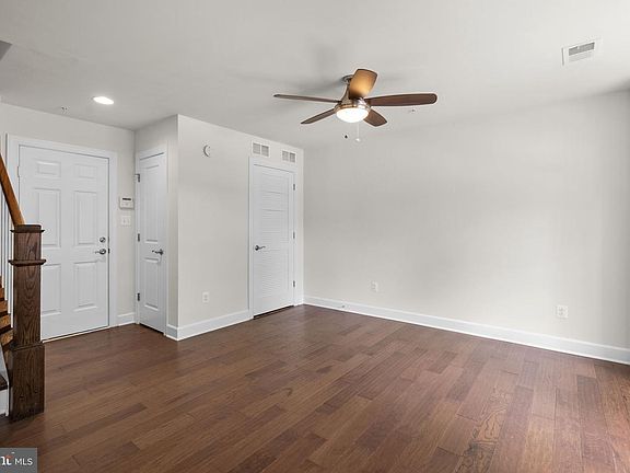 5th image of 4602 Woodberry St