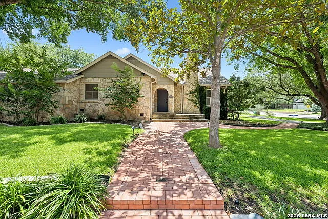 102 Nacogdoches Rd