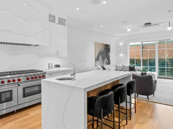 561 E Broadway, Boston, MA 02127