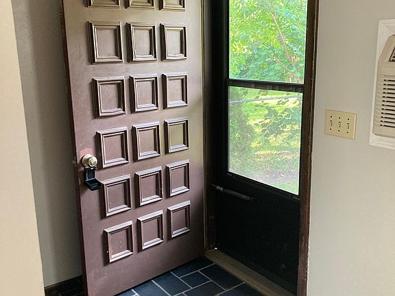 3rd image of 105 River Ln #105