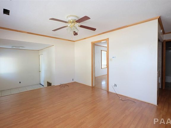 5th image of 1542 E Court St
