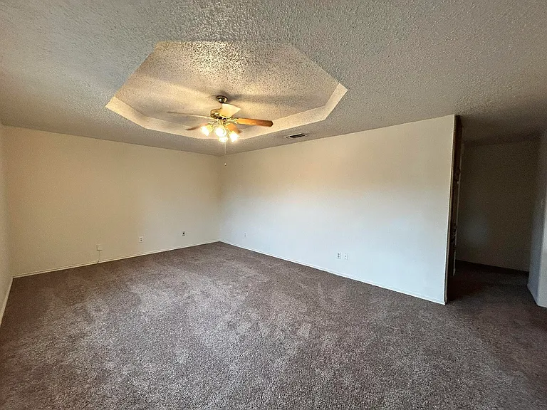 2303 84th St — Photo 3