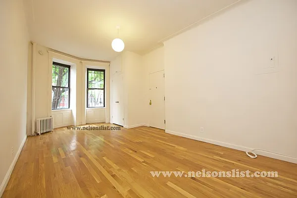 Rented by Nelson Aybar, LREB | media 5