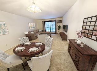 1800 Riverwood Dr APT 102, Burnsville, MN 55337
