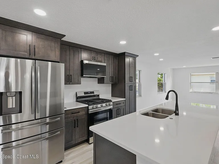 280 Antigua Dr — Photo 3