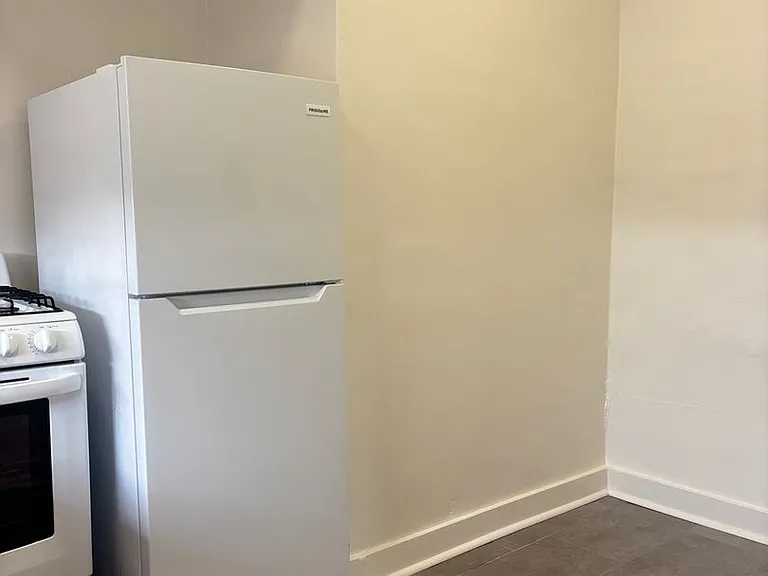 Ave 63 Apartments — Photo 18