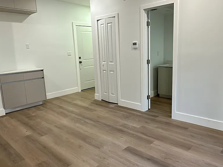 1619 Jefferson Ave #4 — Photo 5