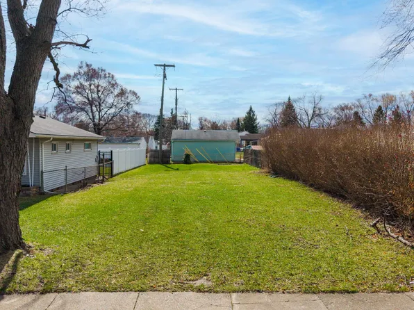 20751 Powers Ave, Dearborn Heights, MI 48125