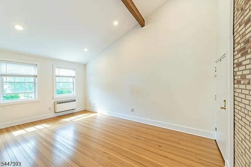 1 bed, 1.0 bath, $2,875 — Photo 2