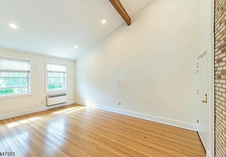 378 Claremont Ave #8 — Photo 2