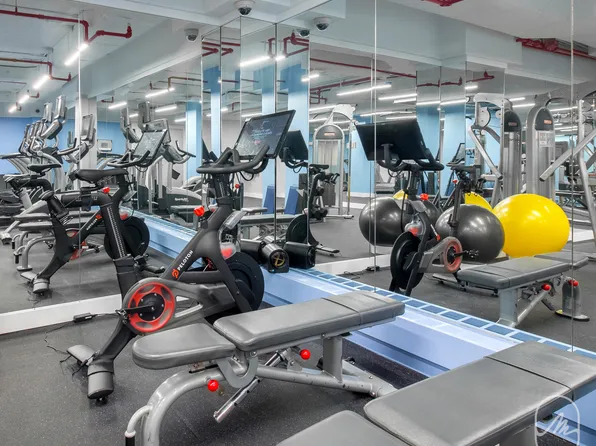 290 Third Avenue image 16 of 28