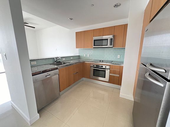 4th image of 1060 Brickell Ave APT 3409