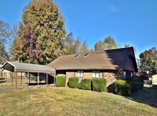 805 W Walnut St, Stilwell, OK 74960