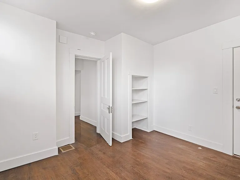 455 George St — Photo 10