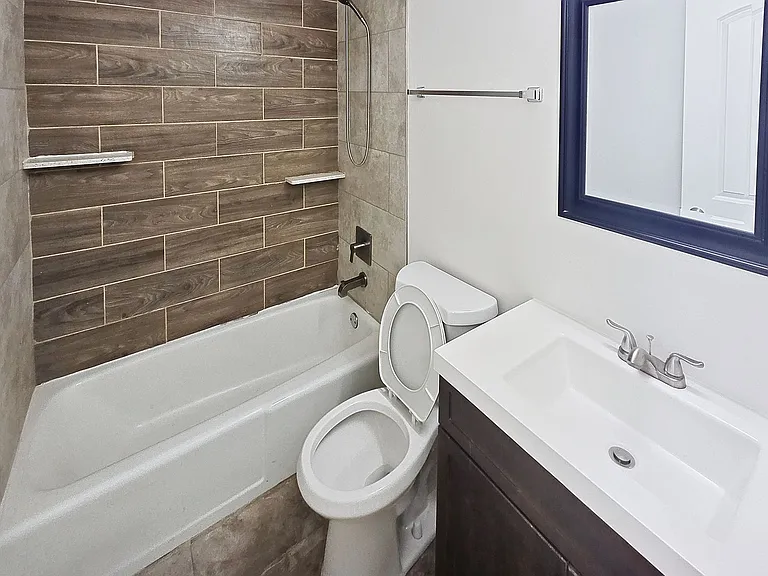 1100 Church — Photo 17