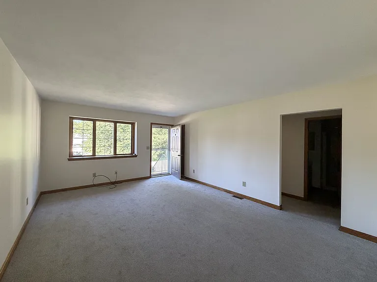 37-39 Willowbrook Ave #39 — Photo 4