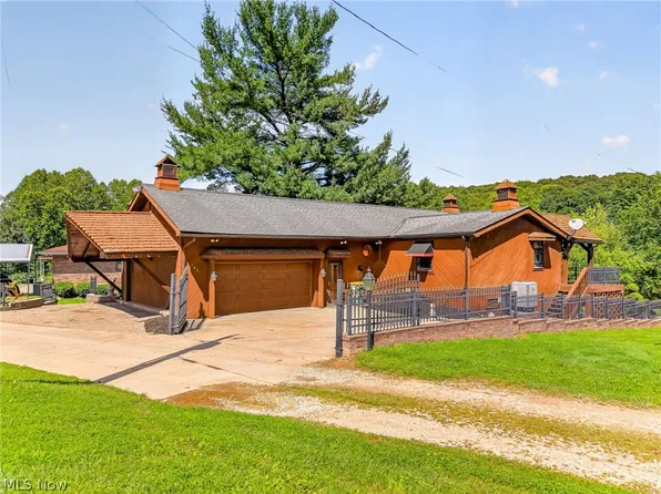 1436 Magnolia Rd SW, Dellroy, OH 44620