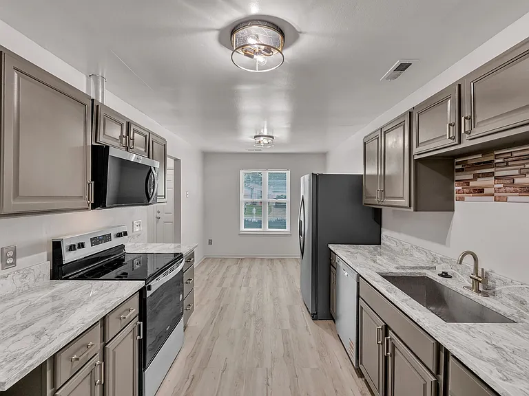 3829 Shooting Star Dr — Photo 1