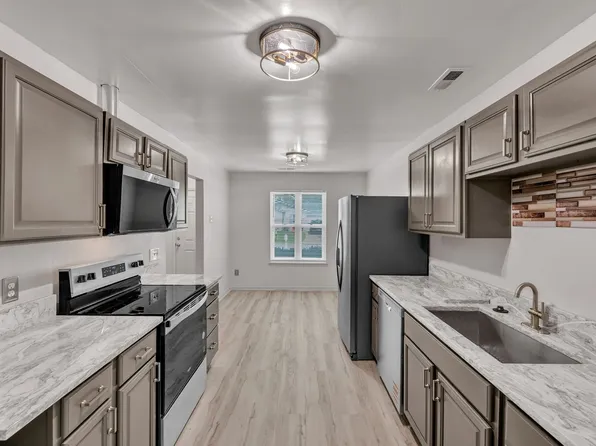3829 Shooting Star Dr, Virginia Beach, VA 23456