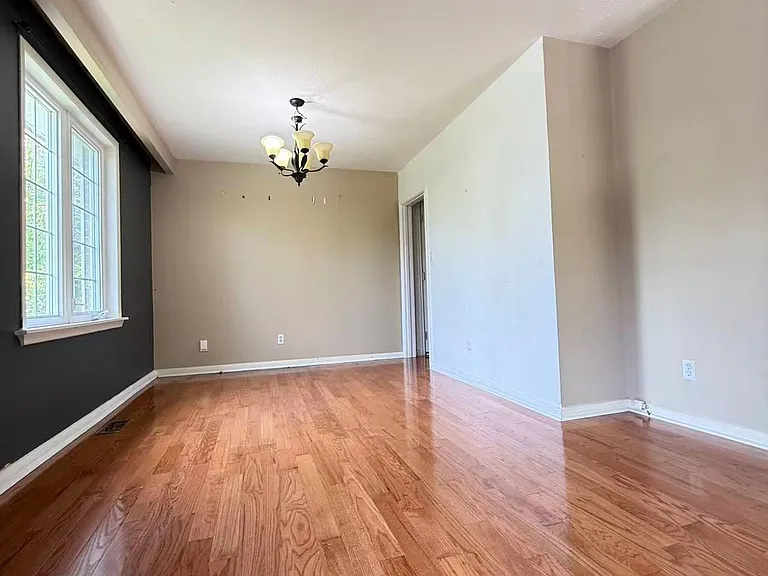 256 Patricia Ave #MAIN — Photo 11