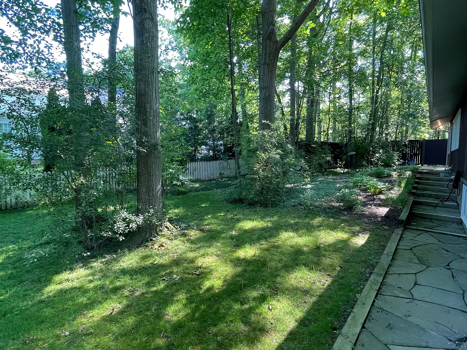 3 bed, 1828 sqft, $2,800 — Photo 2