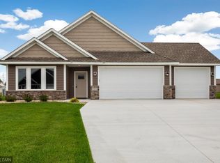 1212 Tikalsky St SE, New Prague, MN 56071