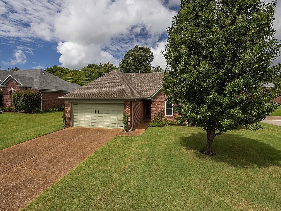 1st image of 375 Village Dr