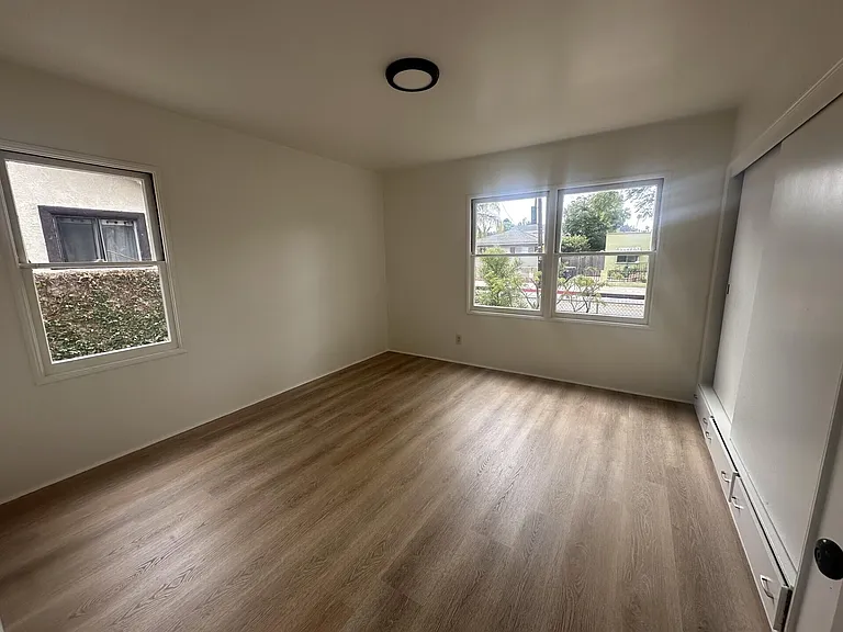 1001 E Montecito St — Photo 8
