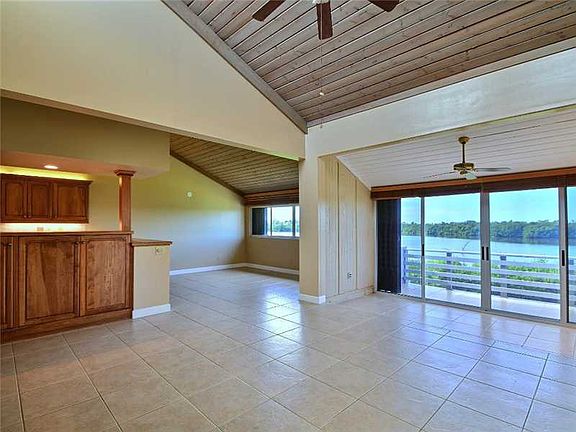 2nd image of 1302 Spyglass Ln