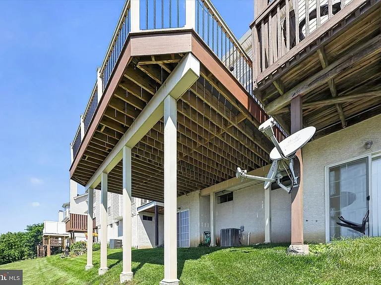 27 Lincoln Dr — Photo 69