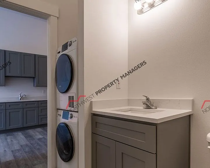 107 N Tower Ave — Photo 7
