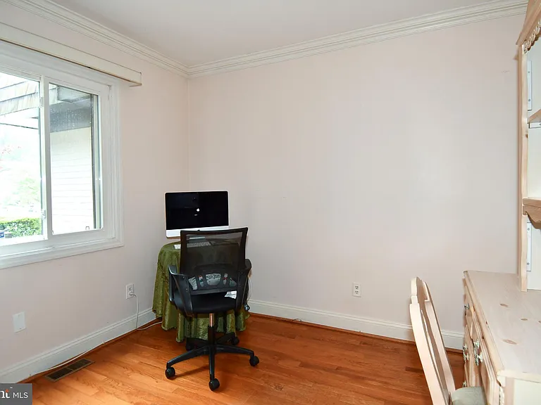 9401 Hickory View Pl — Photo 21