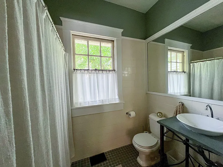 1235 Mansfield Ave NE — Photo 21