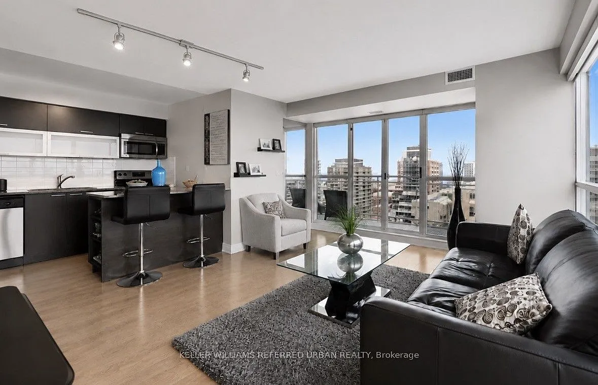 Vibe Condos — Photo 2
