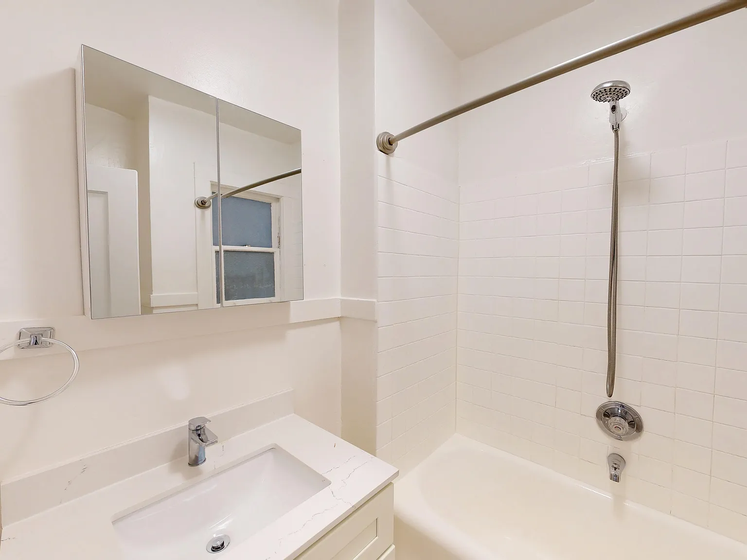 106 Sanchez Street — Photo 4