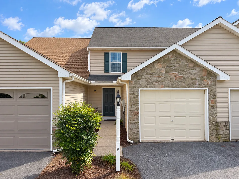 19 Sandstone Ct
