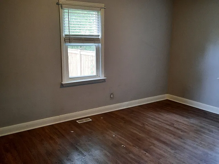 28 Wellington St W #4 — Photo 5