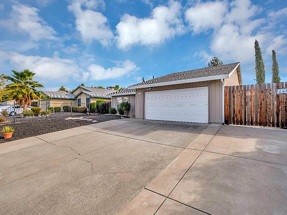 3rd image of 6775 Tortola Way