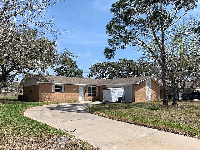 1st image of 1522 W Palm Dr
