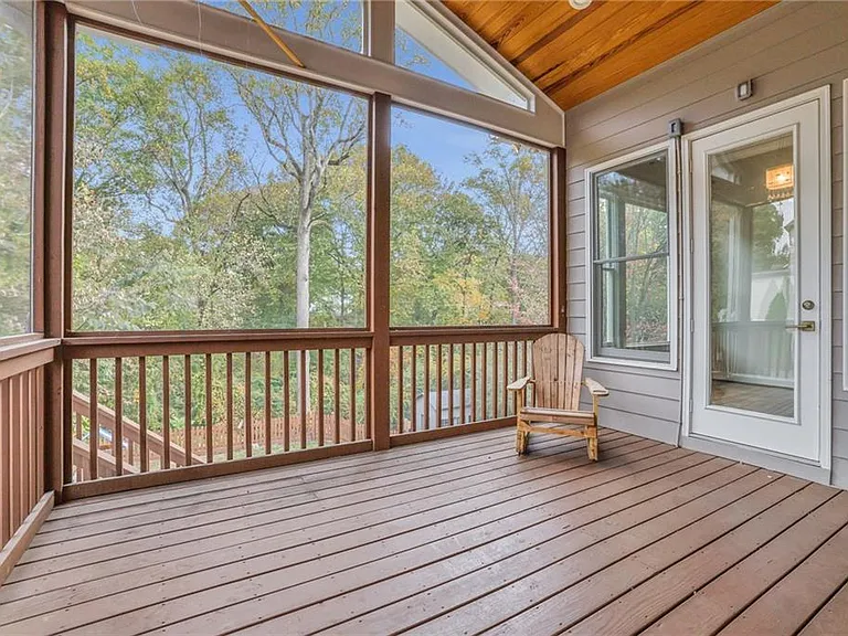 3245 Lynwood Dr — Photo 14