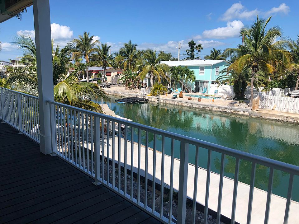 1st image of 805 E Caribbean Dr